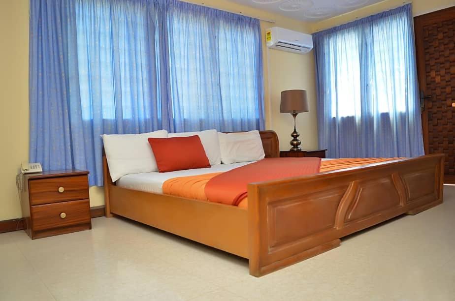Hotel Loreto Cape Coast Eksteriør billede